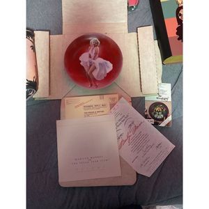 marilyn monroe plate